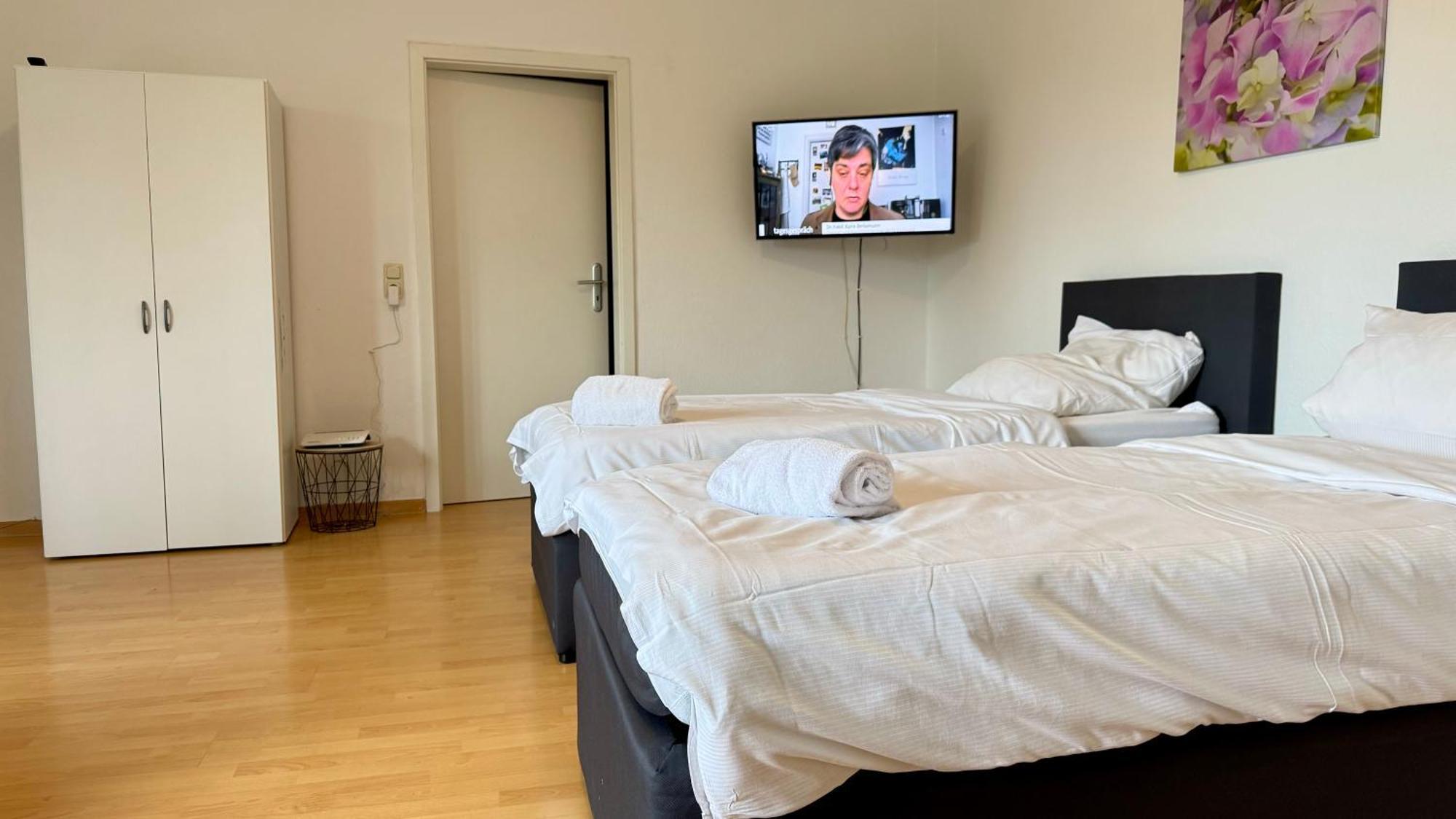 Apartments Im Herzen Von Neumuenster Innenstadt & Hbf Fusslaeufig, Mit Privatparkplatz Eksteriør billede